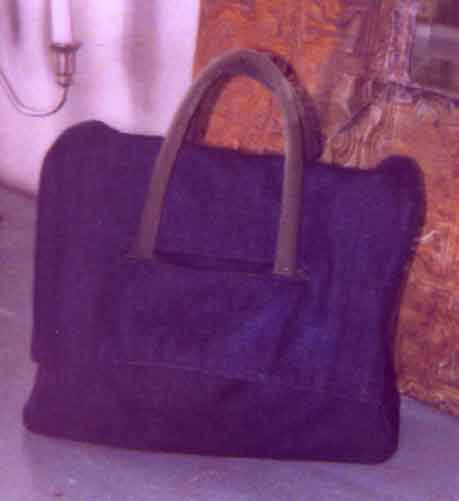 frontside of blue bag.jpg (12543 bytes)